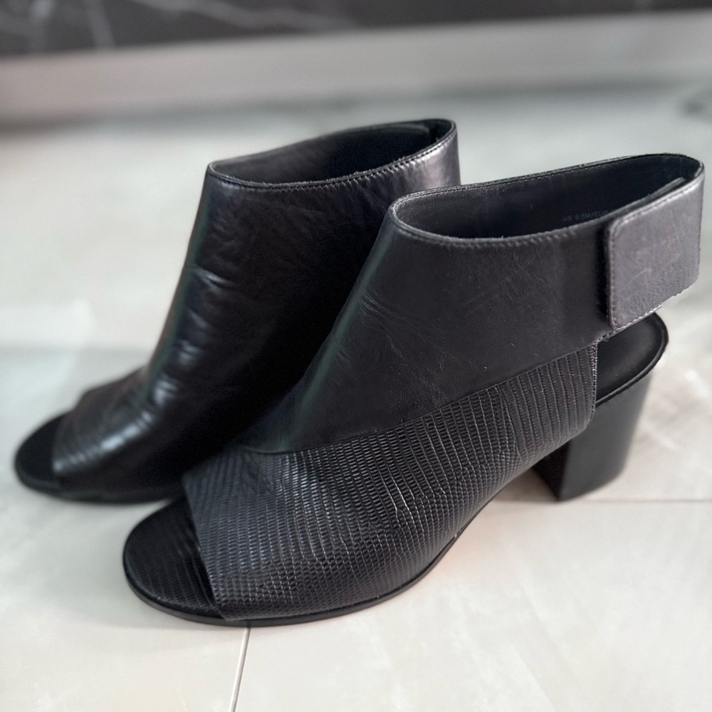 VINCE. Black Open-Toe Block Heel Mules 9.5